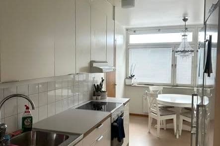 Möblerat rum i trivsam 3:a i Solna