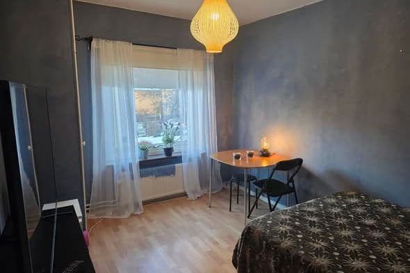 Möblerat rum nära Näckrosen, Solna